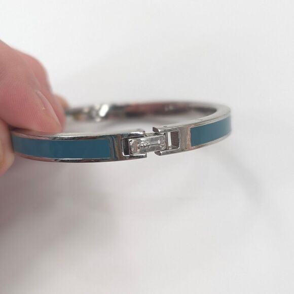 Fossil Signed Silver Tone Turquoise Enamel Hinged Bangle Bracelet Key Lock - Picture 5 of 6